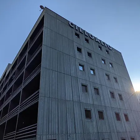 Cervinia 2121 - & Mountain Panorama *