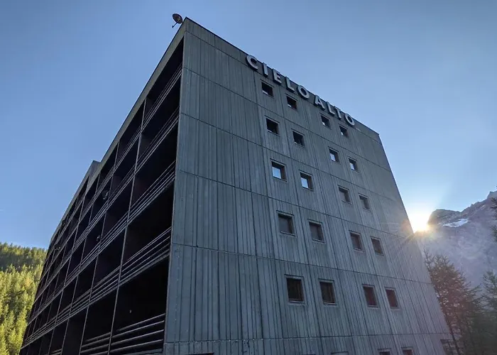 Cervinia 2121 - & Mountain Panorama *